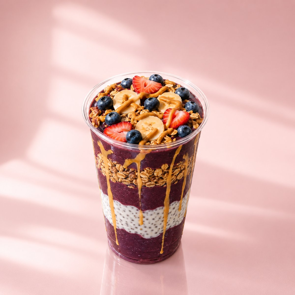 that girl classic açaí bowl — peanut butter granola erdbeere banane bei tea99 darmstadt