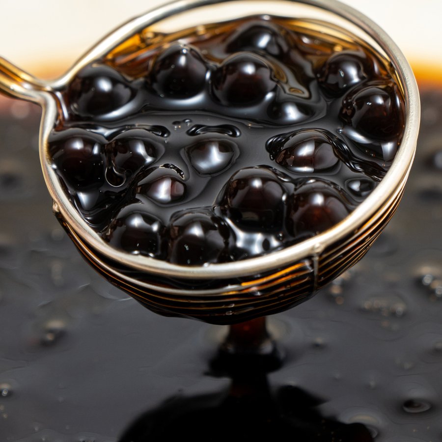 kuromitsu tapioka boba — schwarze perlen in kuromitsu syrup bei tea99 darmstadt